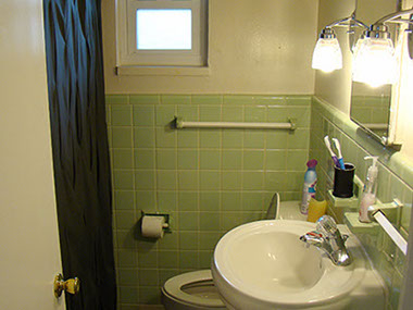 pedestal sink, vintage green tile, bath tub/shower