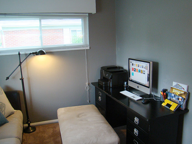 clerestory window, pendant light, large desk