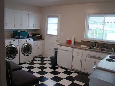 back door, dishwasher, washer/dryer hookup